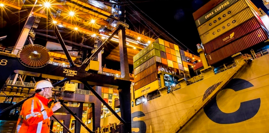 Impacto por cierre del Canal de Suez incrementa la escasez de contenedores en hubs europeos