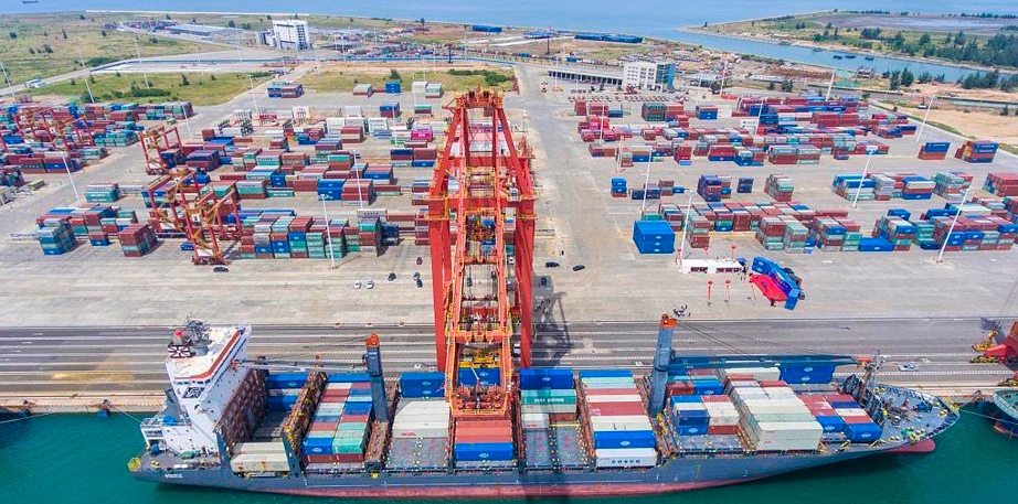 Comercio exterior de China sube 10,7 % en primer trimestre de 2022