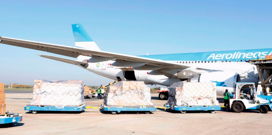 Aerolíneas Argentinas incorpora dos aviones cargueros B737-800
