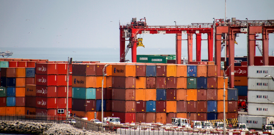 Exportaciones alcanzaron un incremento del 12,6 % en enero, afirma Mincetur
